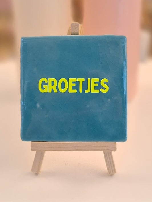 GROETJES tegeltje- groen/ geel 10x10 cm.